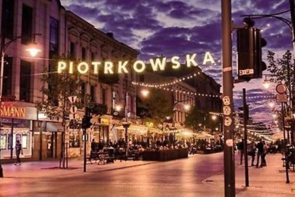 P-122 Piotrkowska Apartment. Lodz  Exterior photo